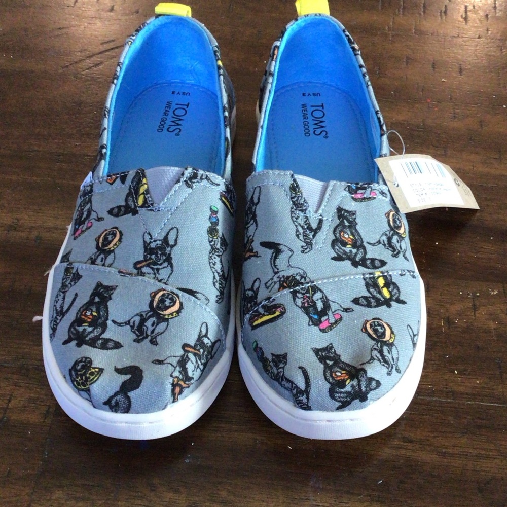 TOMS Kids Cartoon Print Sneakers - Gray and Blue (NEW WITH TAGS 🏷️)